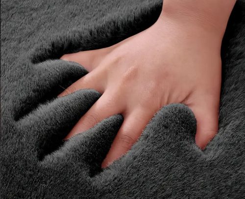 Puha szőrös ülésvédő - fekete-hátsó ülésre